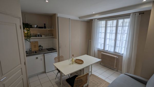 Cosy Studio Cœur de Tours | Tout Équipé | Gym & Laverie #3