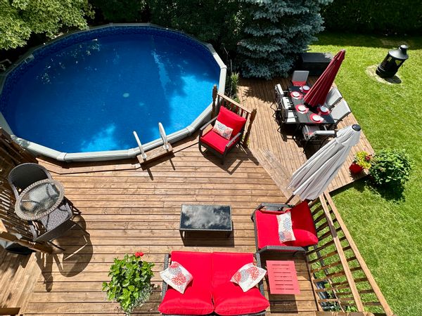 Grande maison familiale dans un village traditionnel tout près de Montréal !
