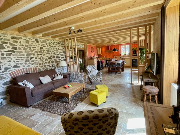 Maison de campagne au coeur de l'Auvergne - piscine privée et chauffée