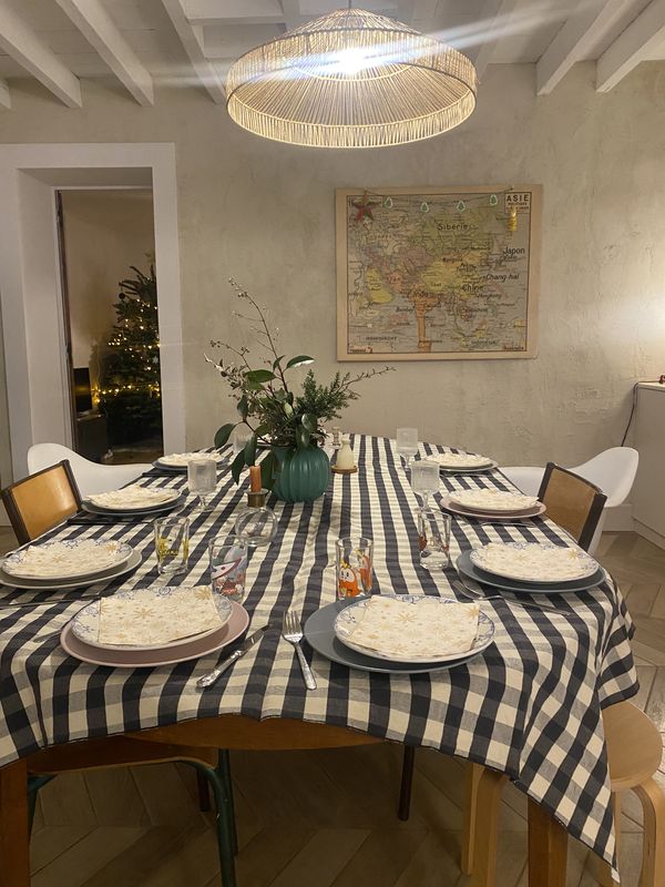 Maison familiale au cœur d'un charmant petit village du beaujolais pierres dorées à 25 min de Lyon