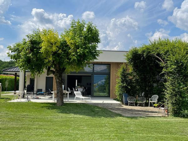 Maison & Piscine vue montagnes, en Isère // Cherche maison-piscine France/Espagne/Italie été 2026