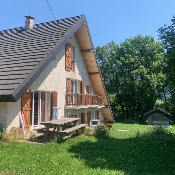 Maison avec jardin en plein coeur du massif du Vercors, nombreuses ballades.