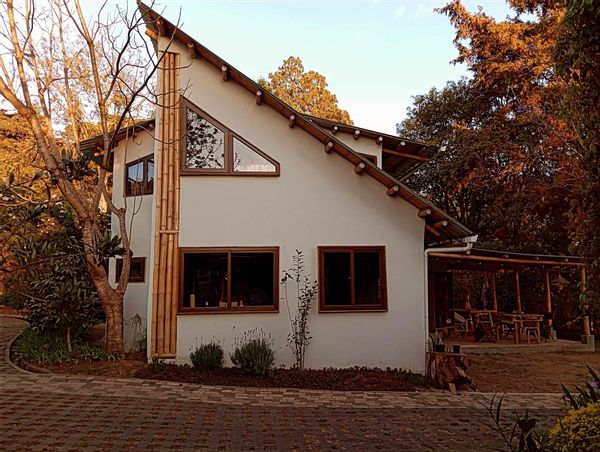 La Bambusita - beautiful bamboo home at 15 minutes from Antigua