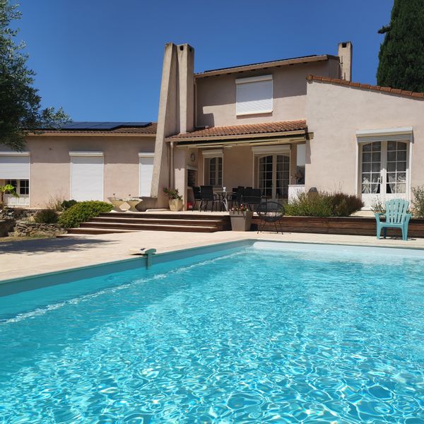 Villa entre Nimes et Montpellier (25 min des plages)