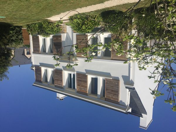 Maison idéalement située entre la mer et le village
