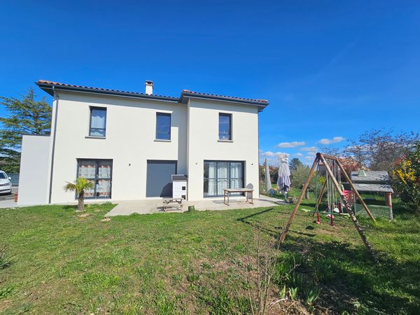Maison au calme pour se détendre, jouer aux jeux de plateau, faire du VTT et visiter la région!