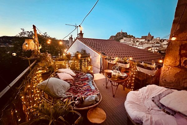 Appartement spacieux et inspirant avec terrasse, jardin et vue magnifique sur la vieille ville.