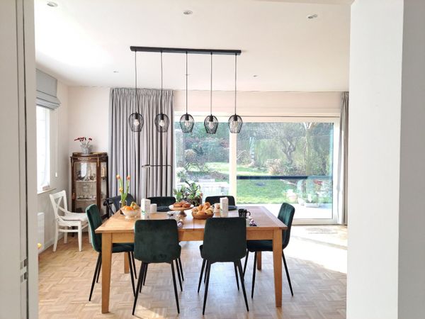 Maison spacieuse au calme avec jardin et parking gratuit à Bruges
