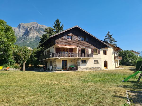 Chalet familial au pied des écrins