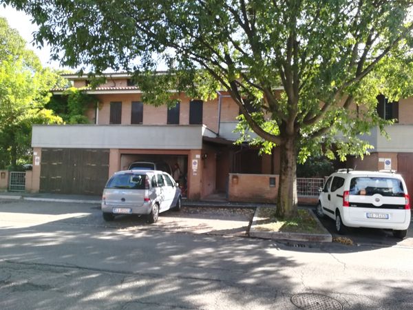 Maison jumelée dans un quartier très calme, verdoyant et résidentiel