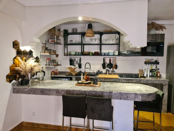 Appartement cosy, central et lumineux à Marrakech. Merci de lire les informations sur ma page svp.