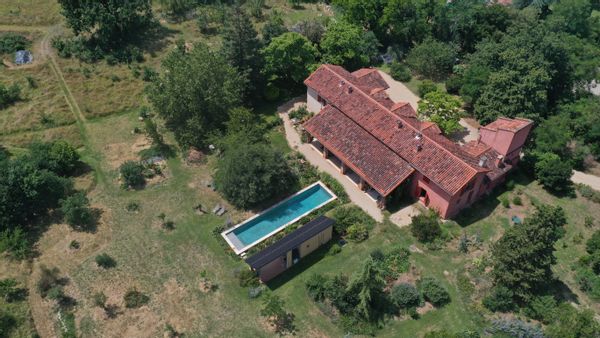Appartement indépendant: Cocoon et piscine au milieu d'un parc gourmand. Gîte**** du Chant du Buc.