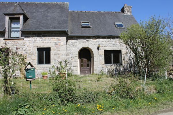 La chambre privée de Françoise dans la campagne bretonne.