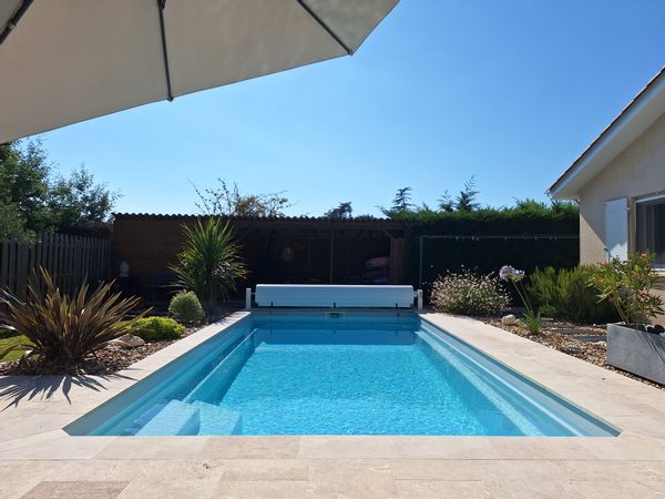 La maison de Marlène et Sébastien Maison familiale avec piscine aux portes de Bordeaux