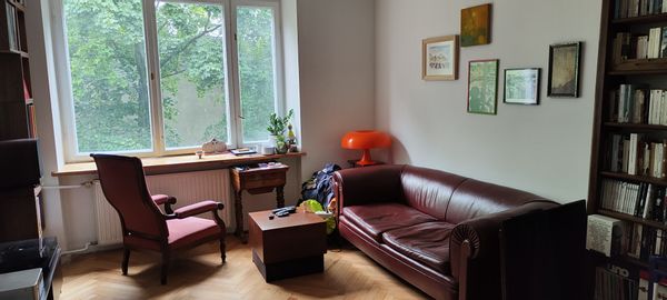 2-bedroom apartment with 1 living room in the heart of quiet Stary Mokotów district.