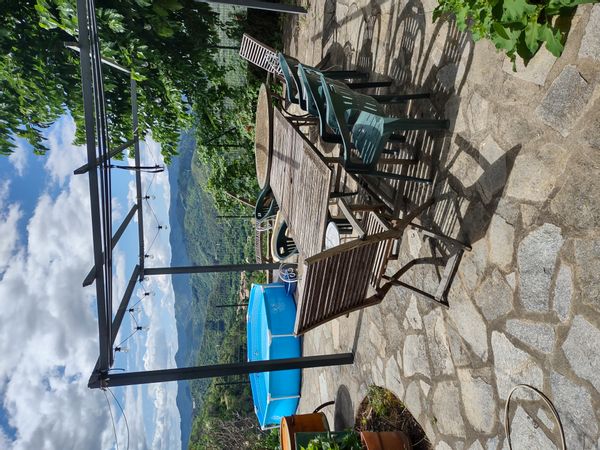 Chez Anna - large house with mountain views