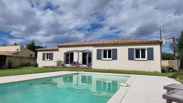 Villa avec jardin et piscine, à 15' d'Avignon