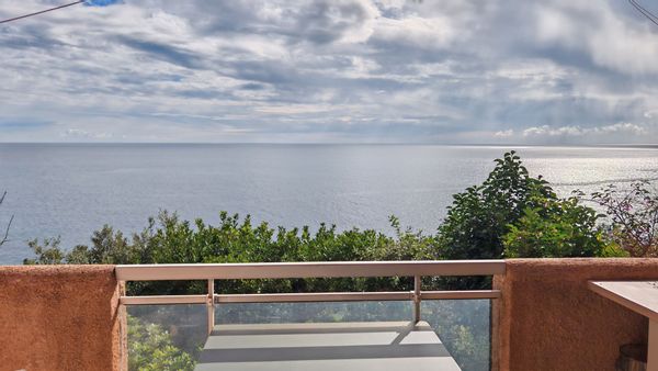 Petit appartement vue mer imprenable face à la plage de Tarco PAS PLUS DE 2 PERSONNES