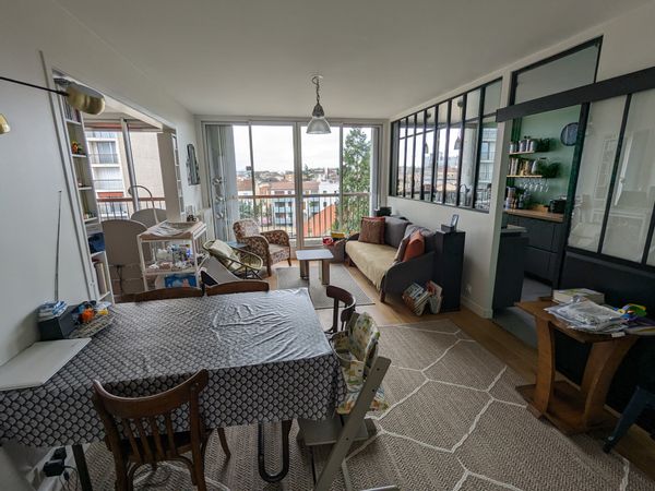 Appartement familial aux portes de Paris (5 min à pieds du métro)