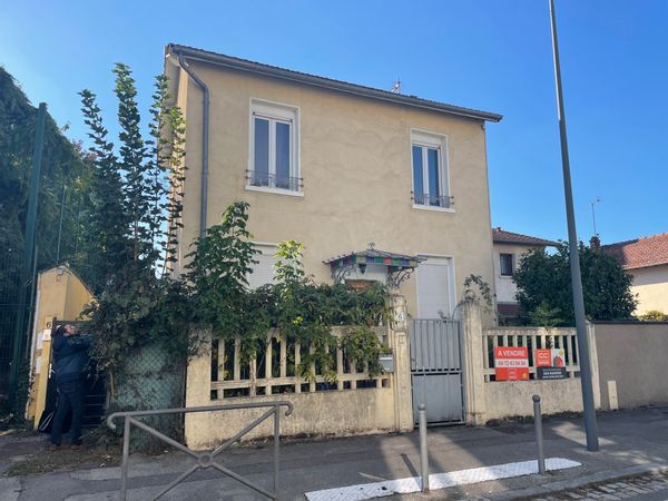 Maison de ville à Villeurbanne // 2 nuits minimum //