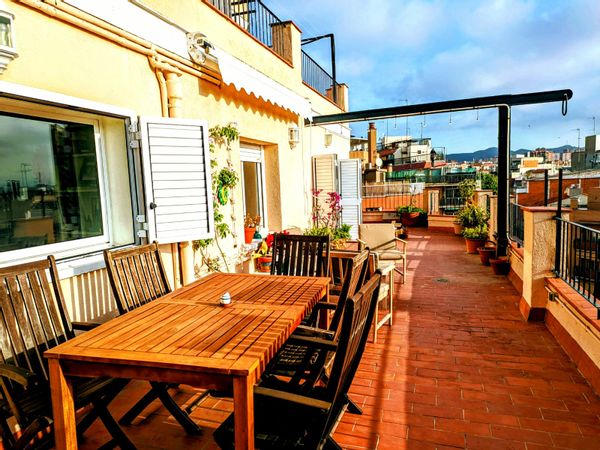 Duplex penthouse avec deux terrasses à 20 minutes en métro du centre de Barcelone
