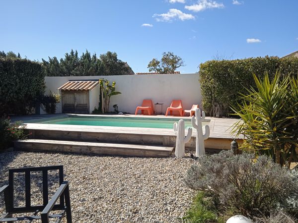 Maison avec jardin et piscine à 20 Minutes de Sète, de Montpellier et des plages