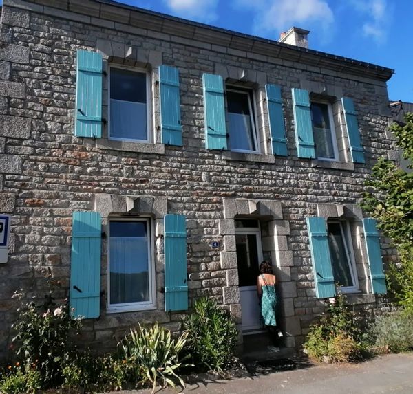La maison aux volets bleus