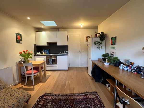 Charming and cosy Parisian appartment under the roof of the "Palais-Royal" area.
