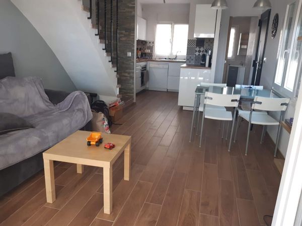 Petite maison de vacances refaite récemment. Fonctionnelle, à proximité de la plage et des commerces