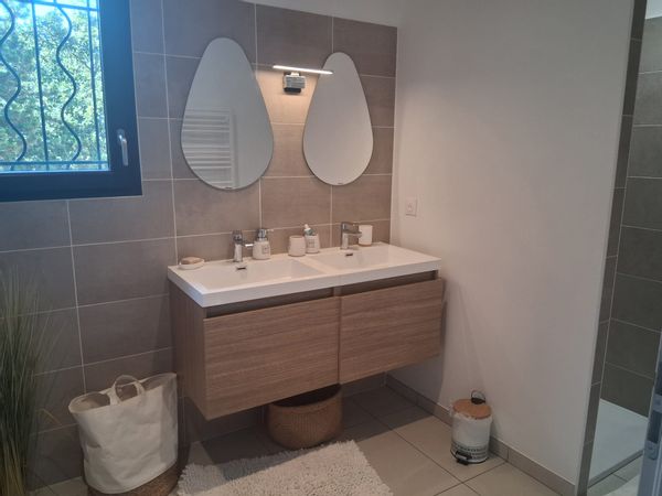 Chambre privée à Savasse