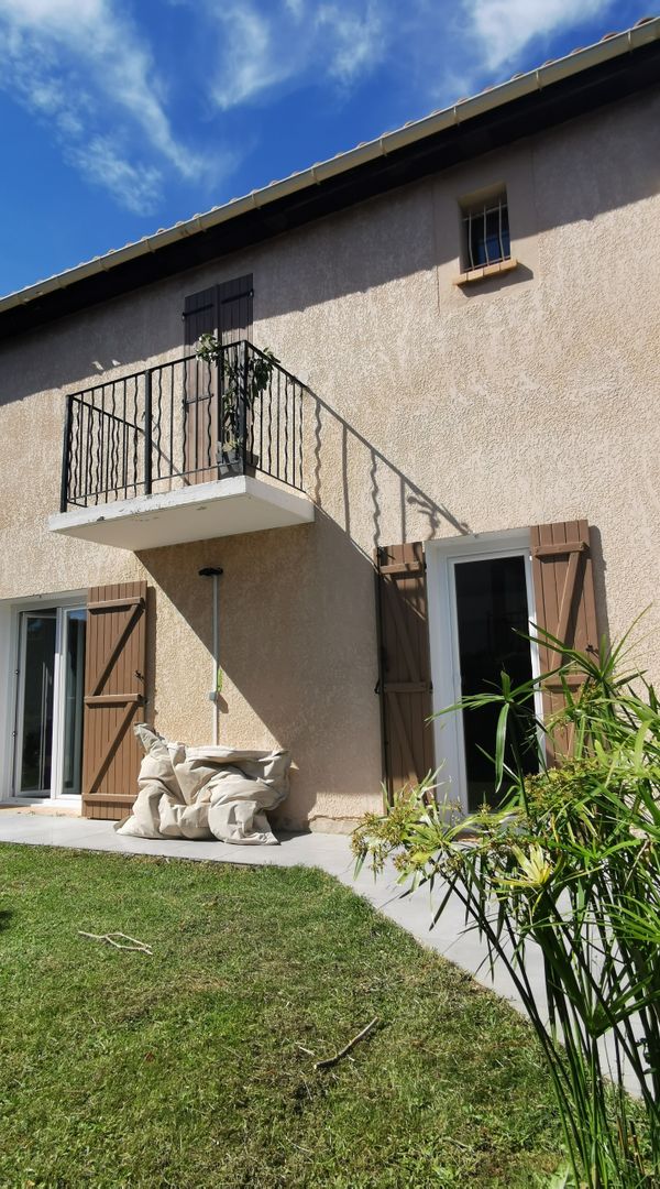 Jolie maison au calme, dans la verdure et proche de Lyon et de la Savoie