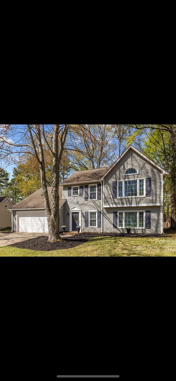 Quaint, family friendly neighborhood home. Charming downtown area and close to the city