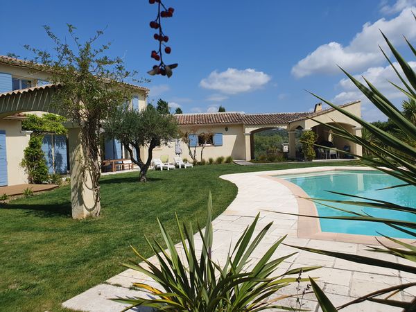 Maison en Provence La Souste proche Aix en Provence et Luberon - Echangement uniquement Italie ou Espagne Bord de Mer