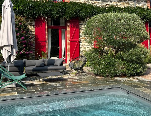 Maison piscine chauffée avril-sep, Bretagne et grand jardin, calme & nature, 5 chambres