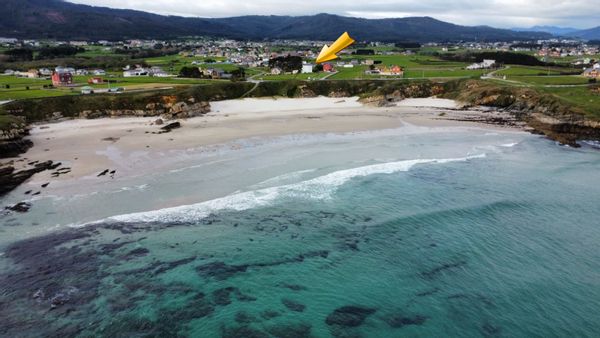 Casa blanca de la playa As Pasadas