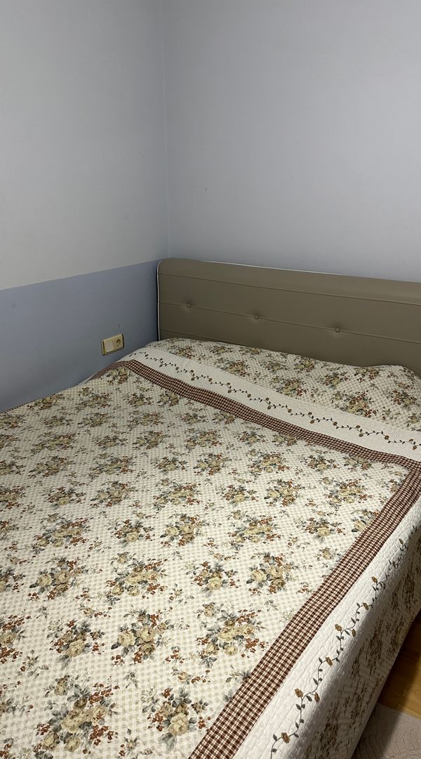 La chambre privée de Enis