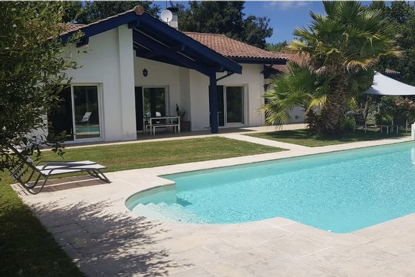 Magnifique villa plain pied en lisière de forêt