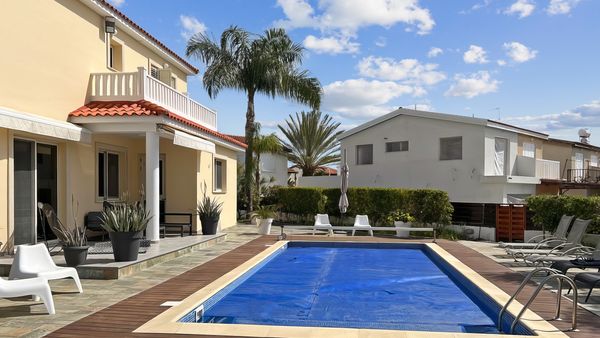 Maison avec piscine privée chauffée à 100m de la plage