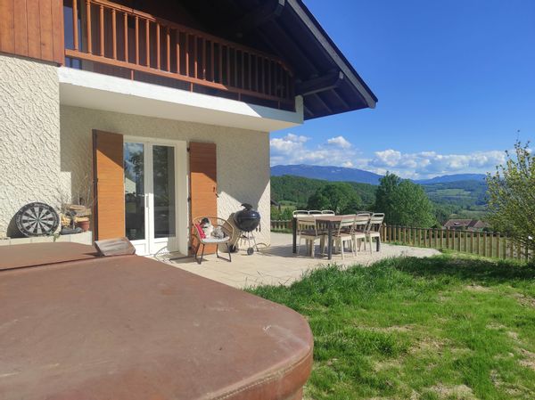 Maison belle vue montagnes et campagne à proximité d'Annecy
