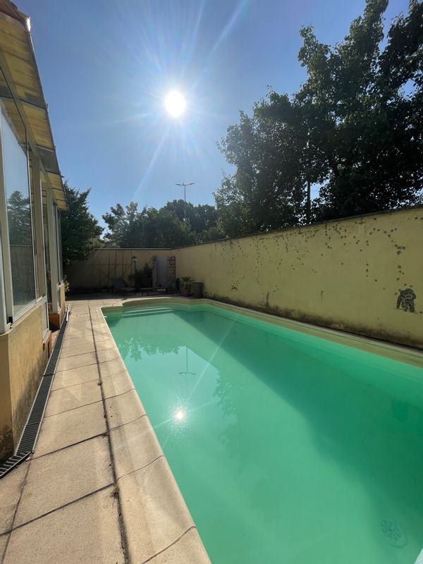 maison de 160m²,  à deux pas du centre ville de Valence. 4 chambre pour acceuillir jusqu'a 8/9 pers!