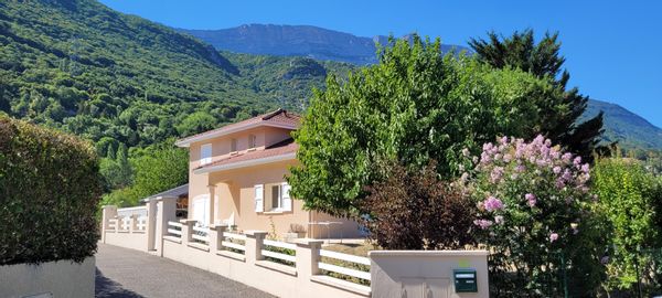 Maison calme au pied du Vercors proche Grenoble