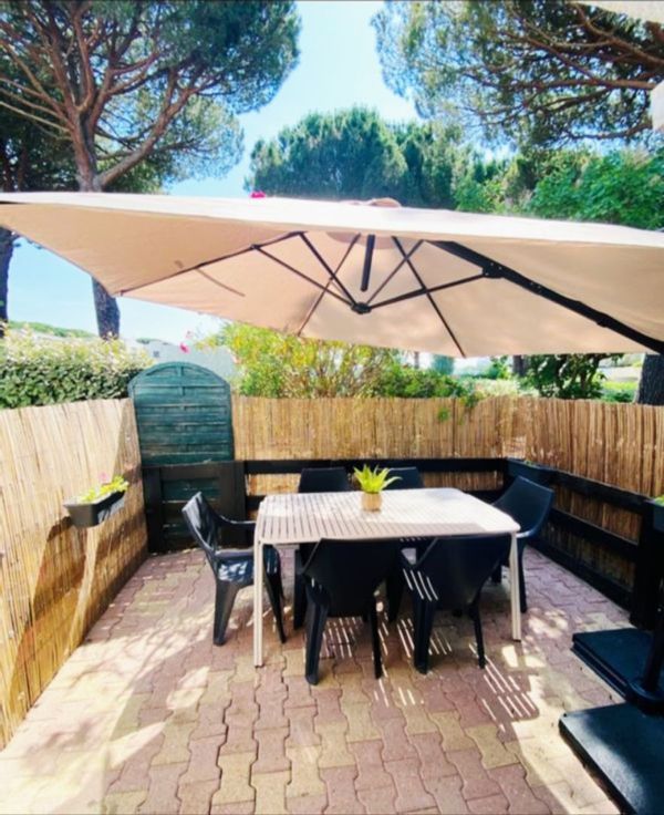 Studio terrasse au calme à 10 min à pied de la plage