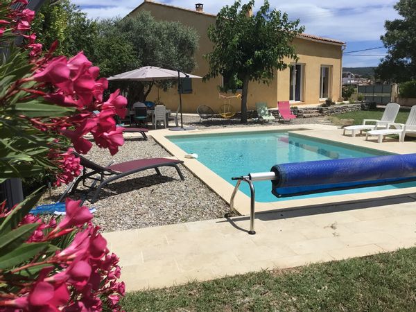 Piscine chauffée, entre mer et Gorges du Verdon/pts réduits pour 7n