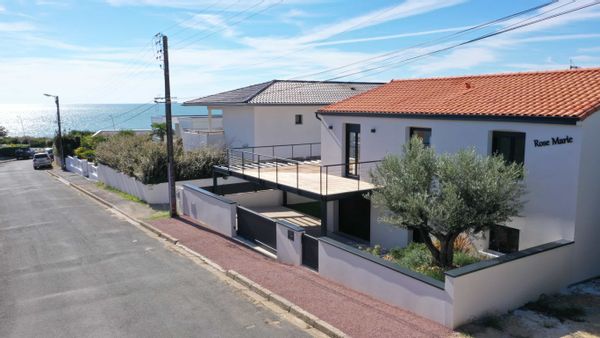 Villa contemporaine rénovée – Vue mer – Plages à pied – Quartier ultra prisé de Vaux-sur-Mer