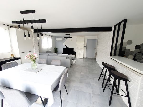 La maison d'Ingrid, Jérémy, Ambre, Owen et Merlin!