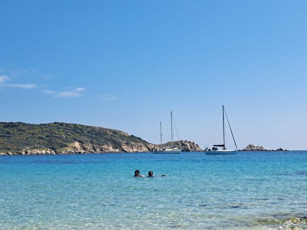 Perle Rare ** A proximité des merveilleuses plages. Appartement, baigné de soleil toute la journée.