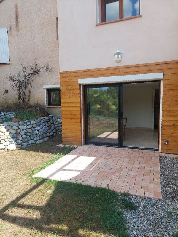 T2 neuf en rez-de-chaussée de maison