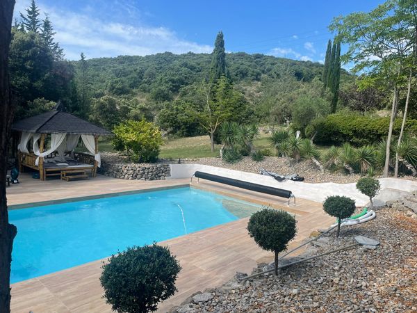 Maison avec piscine, entre vignes et garrigue