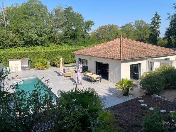 Maison de « vacances toute l’année » à proximité de Lyon, pour 6 personnes, avec piscine
