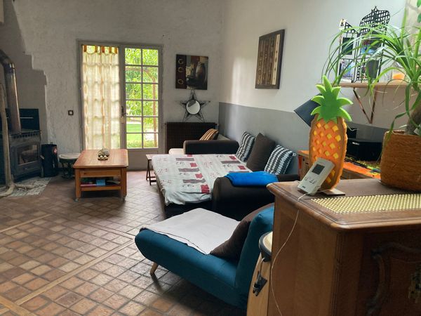 La maison de Cécilia. Une maison landaise sur un terrain de 1000 m2. Proche de la gare de Cadaujac.
